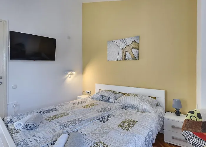 Hébergement de vacances In Li Njan With Pool Near