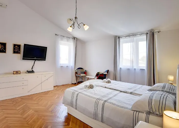 Hébergement de vacances In Li Njan With Pool Near *