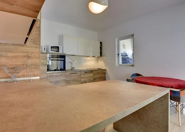 In Li Njan With Pool Near Hébergement de vacances *