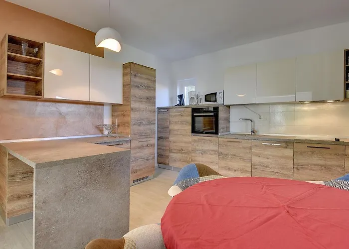 In Li Njan With Pool Near * Ližnjan