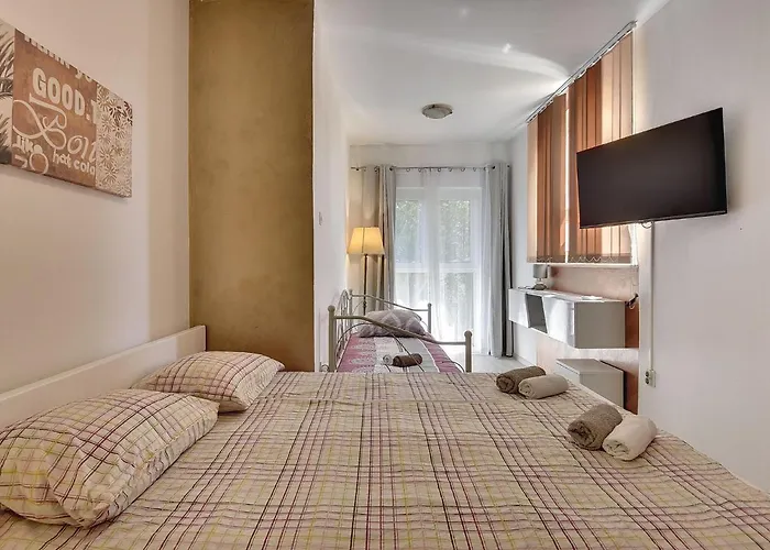 In Li Njan With Pool Near Hébergement de vacances